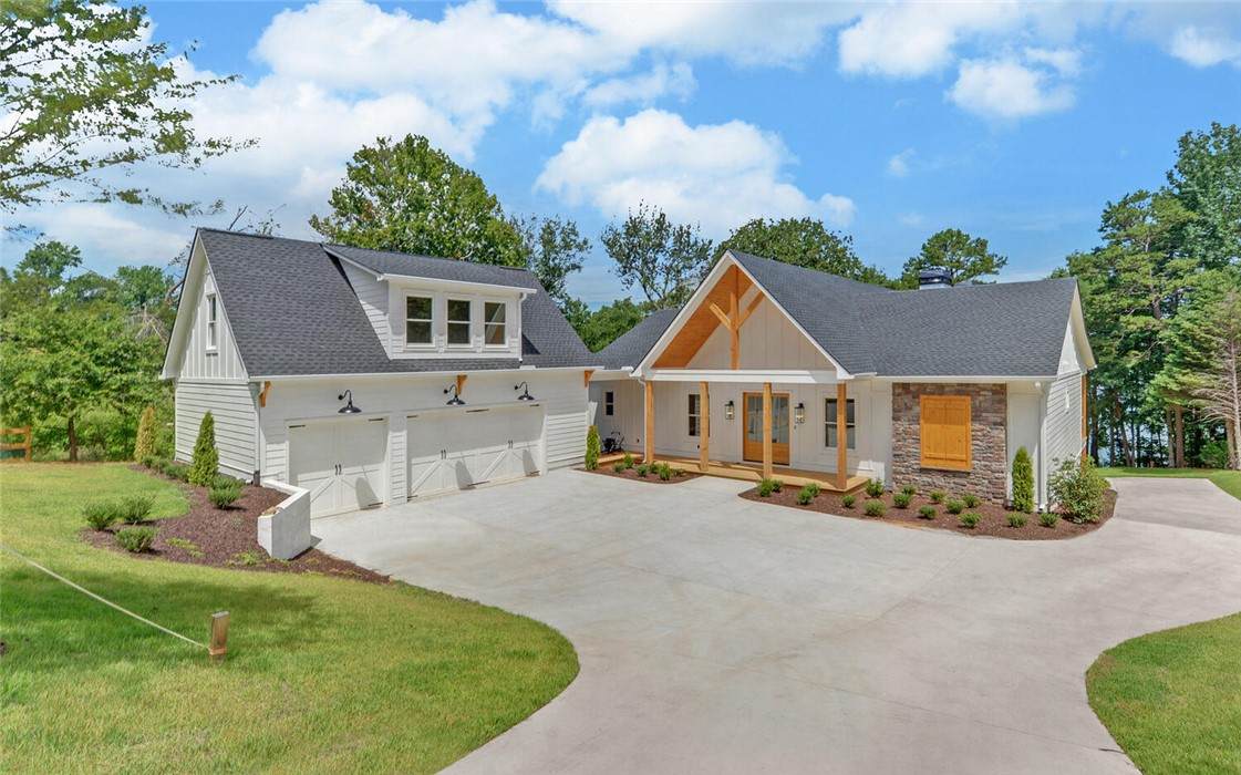 672 Tugaloo Heights Cir Circle - Photo 1