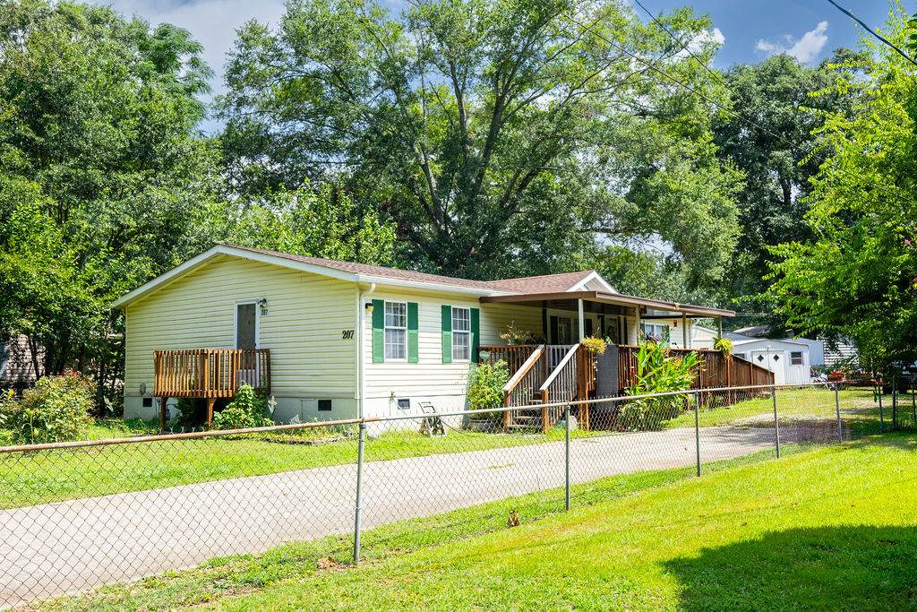 207 Hillman Drive - Photo 1