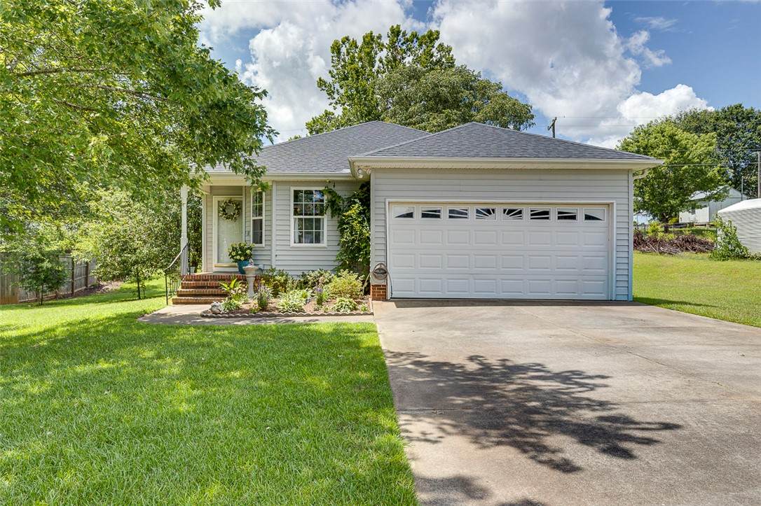 2109 Rolling Green Road - Photo 1