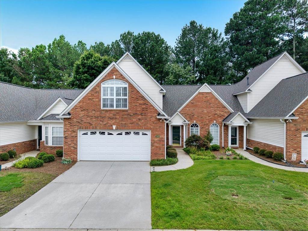 664 Ivybrooke Avenue - Photo 1