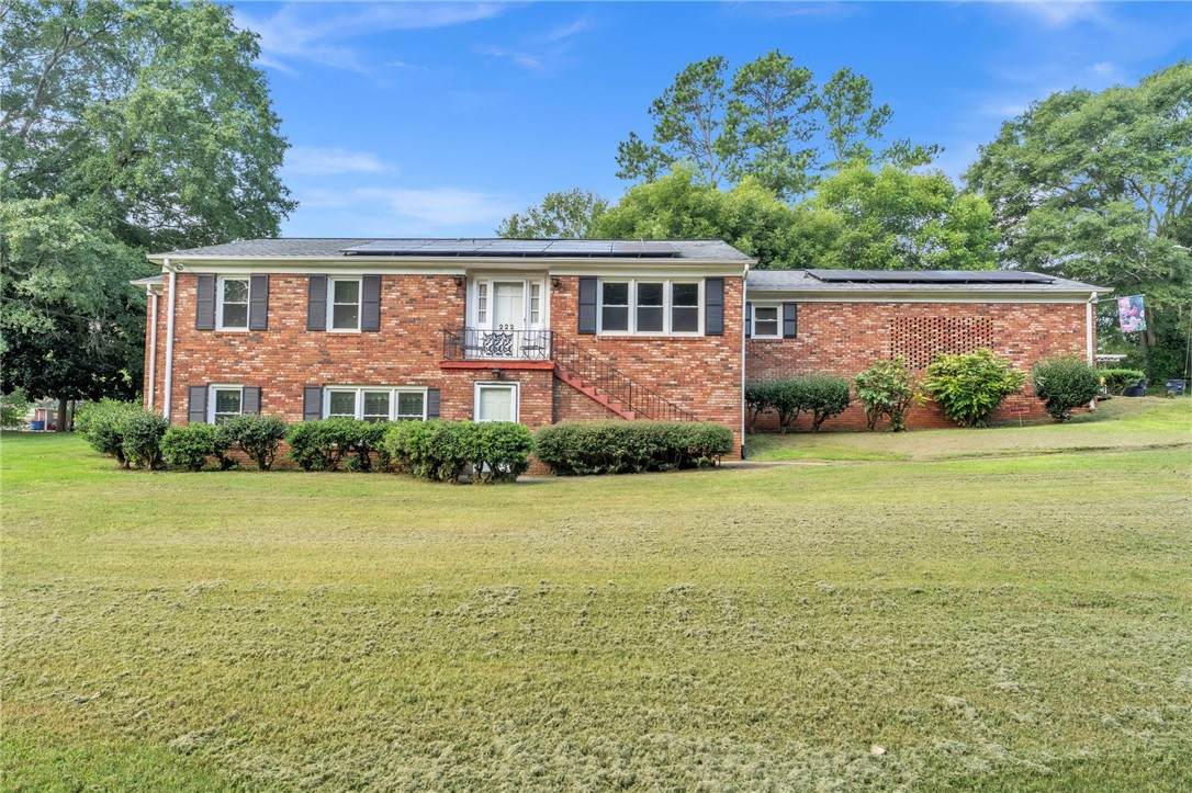 222 Hillcrest Circle - Photo 1