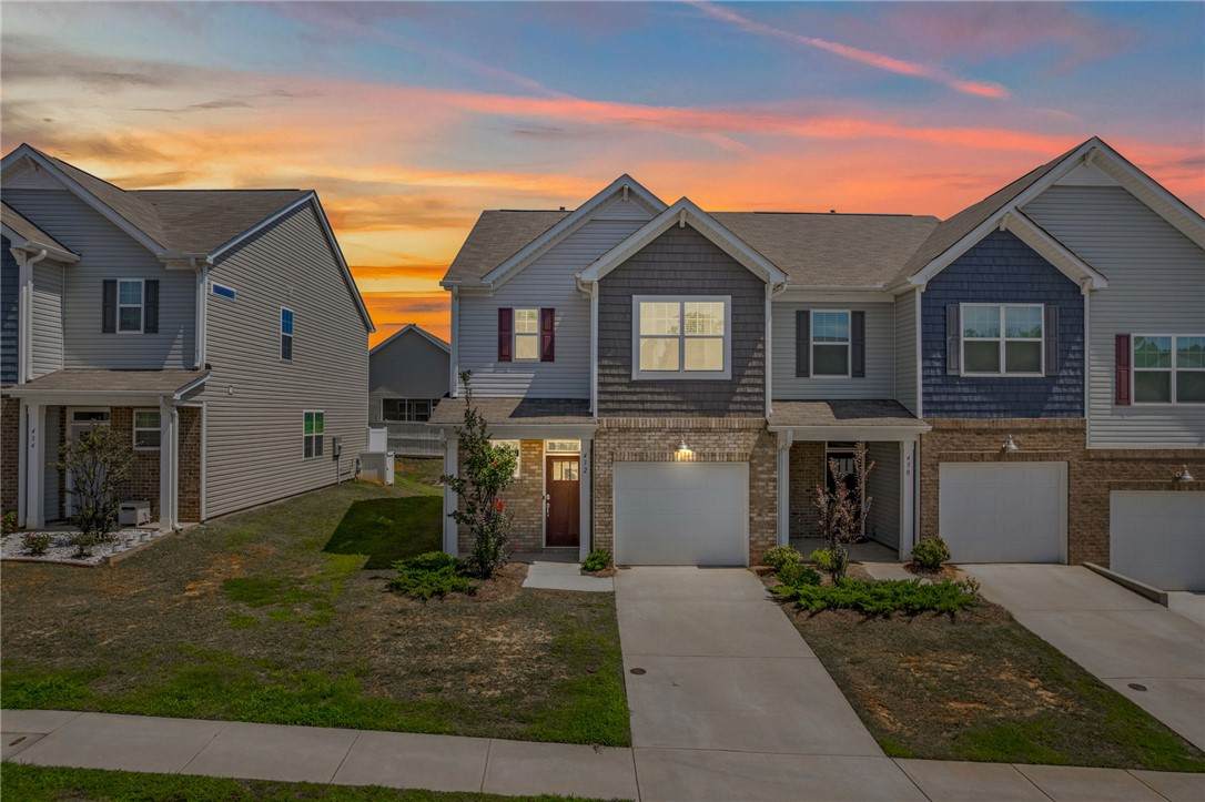 432 Bee Cove Way - Photo 1