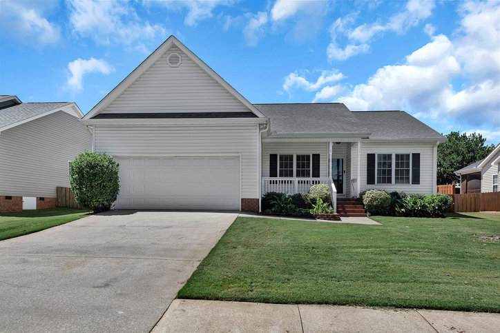 135 Elliott Circle - Photo 1