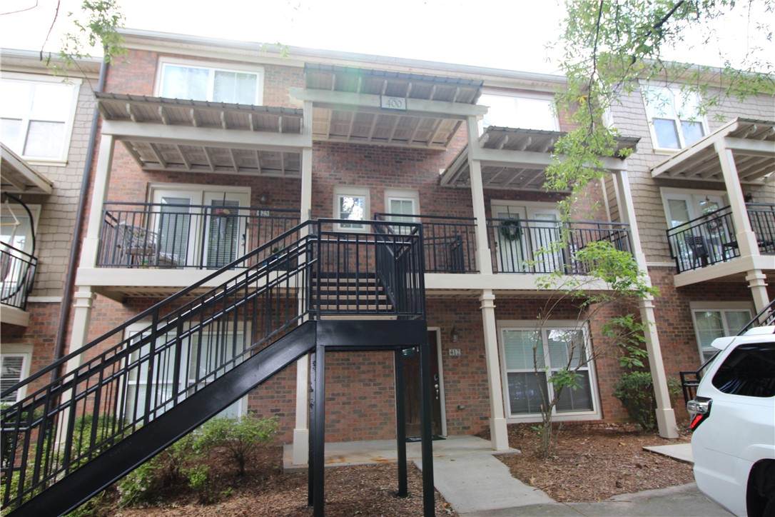 833 Old Greenville Highway - Photo 1