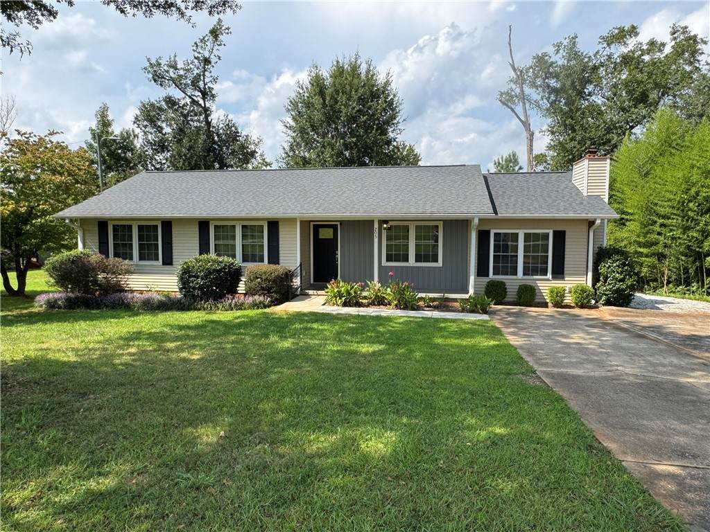 205 Daniel Avenue - Photo 1