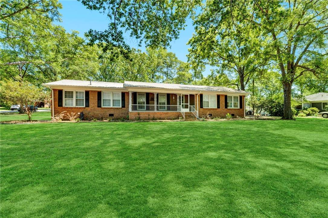 302 Forest Lane - Photo 1