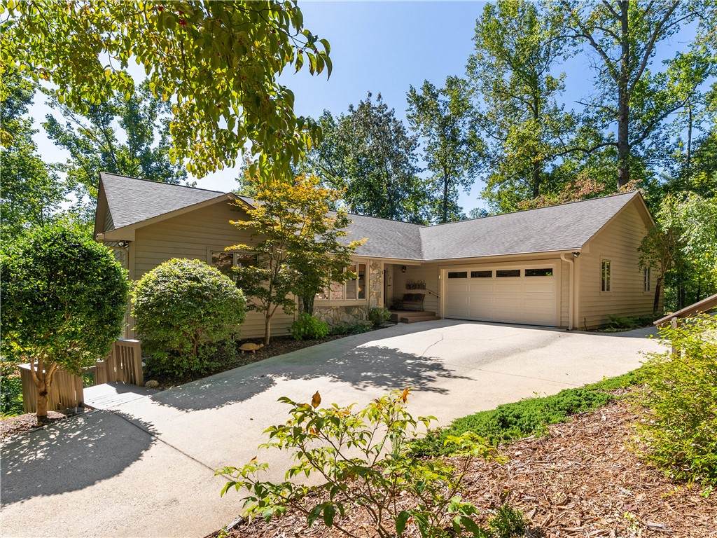 213 Shipmaster Drive - Photo 1