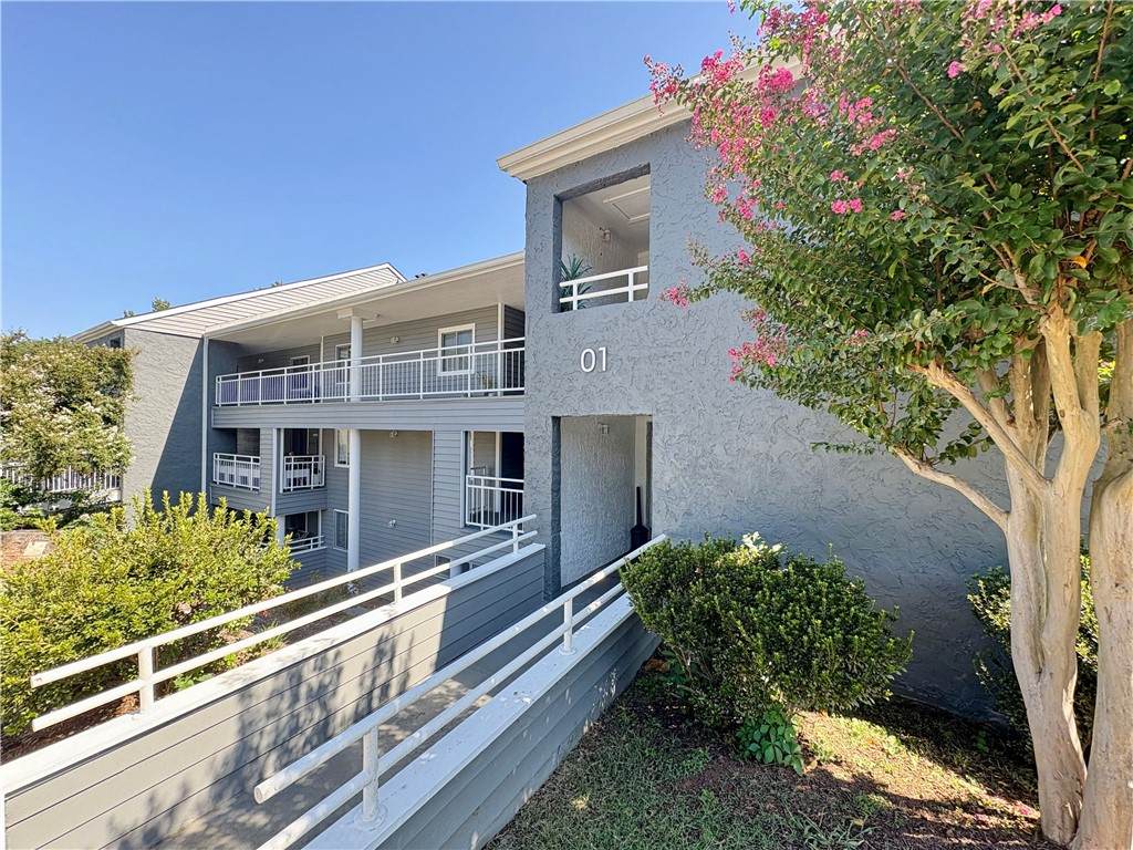 103 Northlake Drive - Photo 1