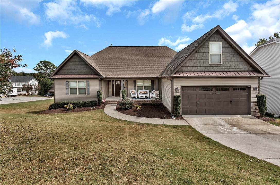 102 Blue Heron Circle - Photo 1