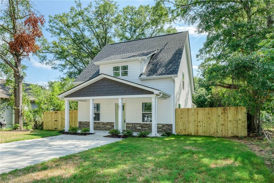 101 Poplar Avenue - Photo 1