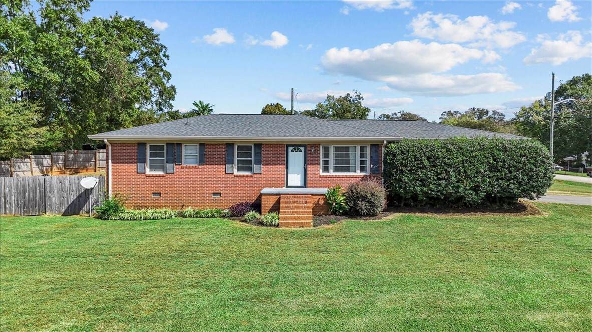 101 Pleasant Drive - Photo 1