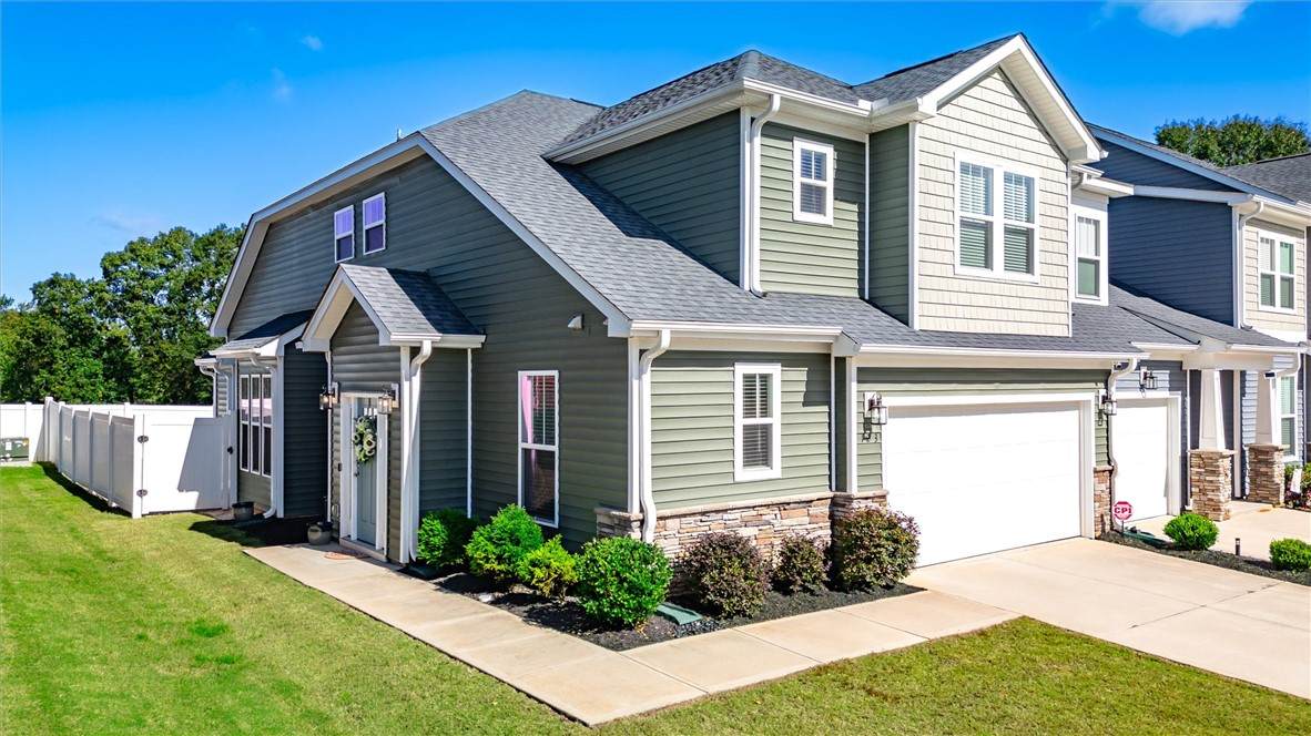 123 Pine Hollow Place - Photo 1