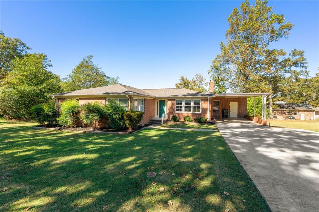 104 Oaklane Drive - Photo 1