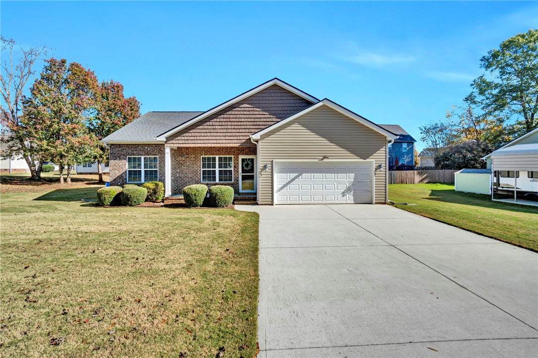 164 Amberwood Drive - Photo 1