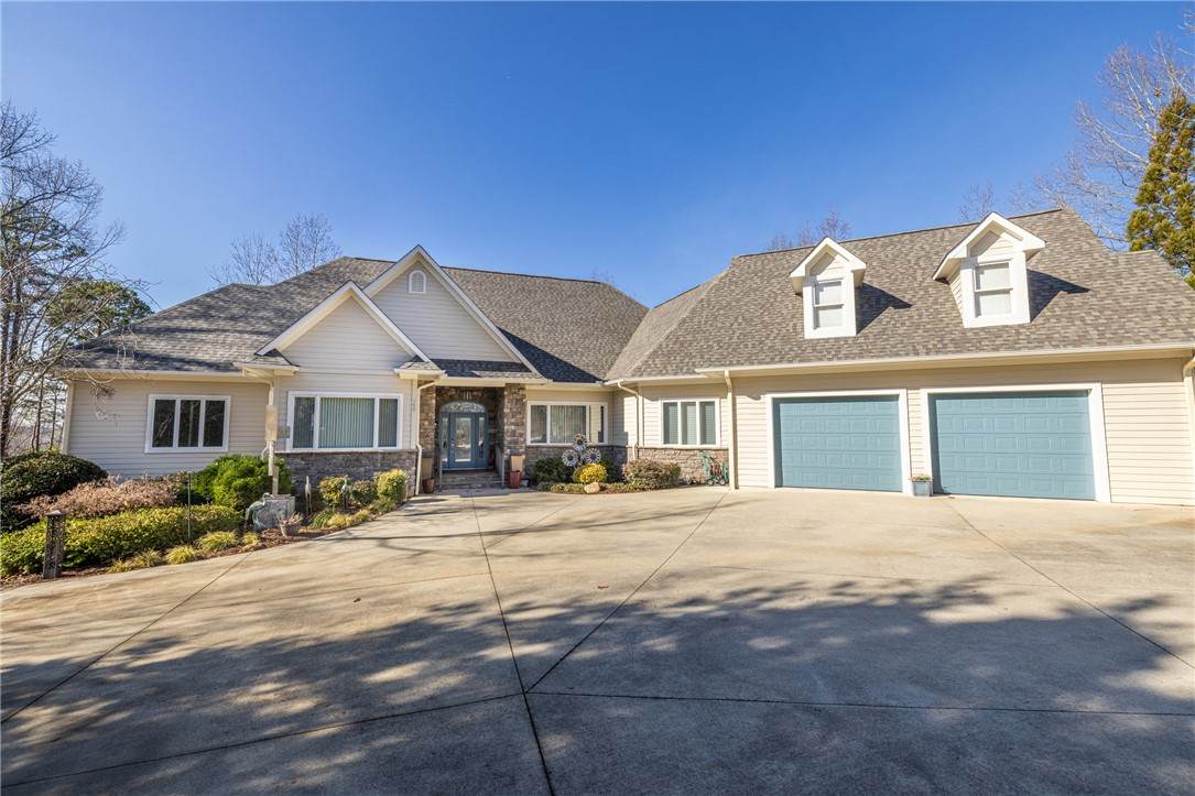 140 Westlake Drive - Photo 1