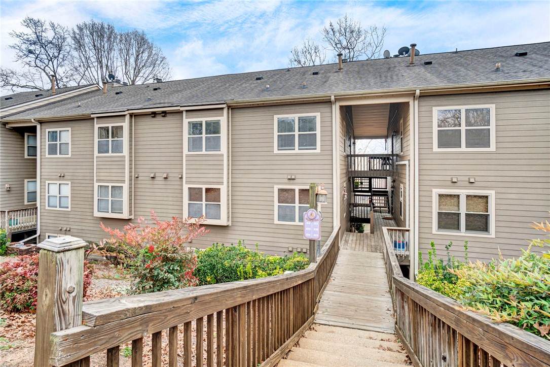 114 Captains Way - Photo 1