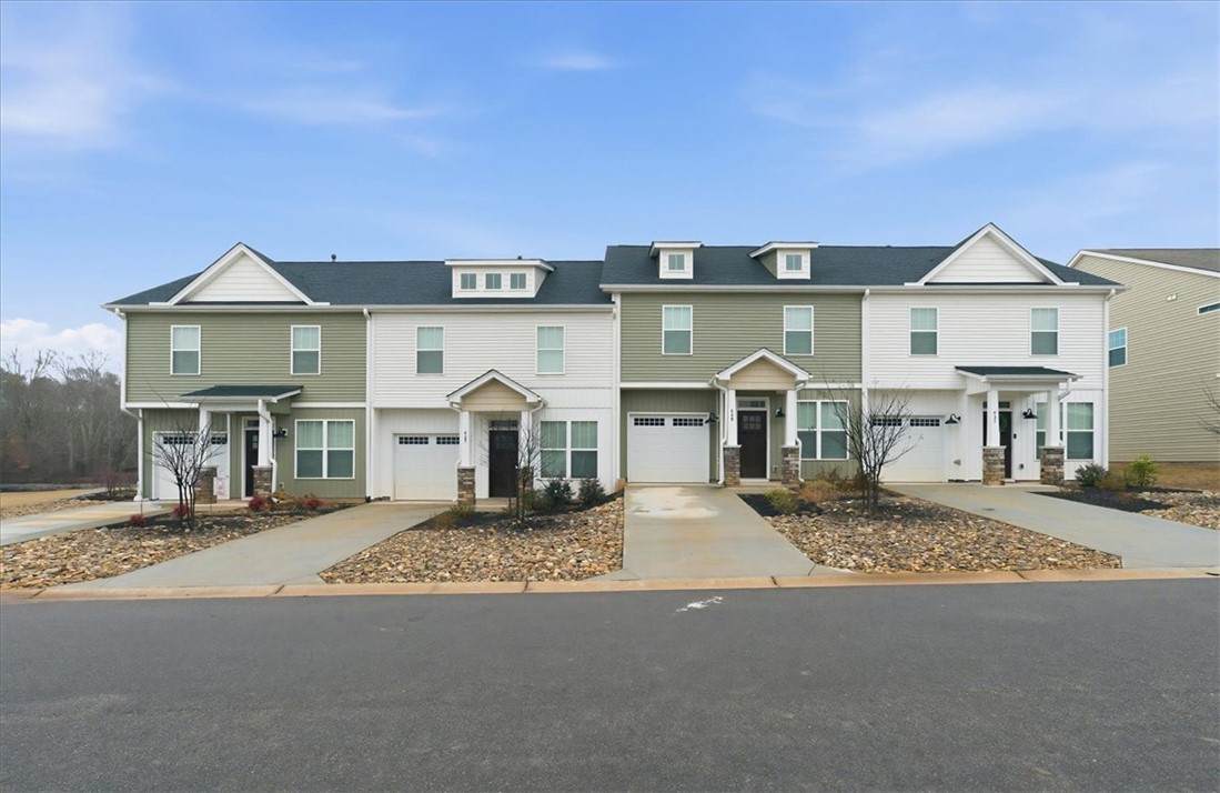 427 Bee Cove Way - Photo 1