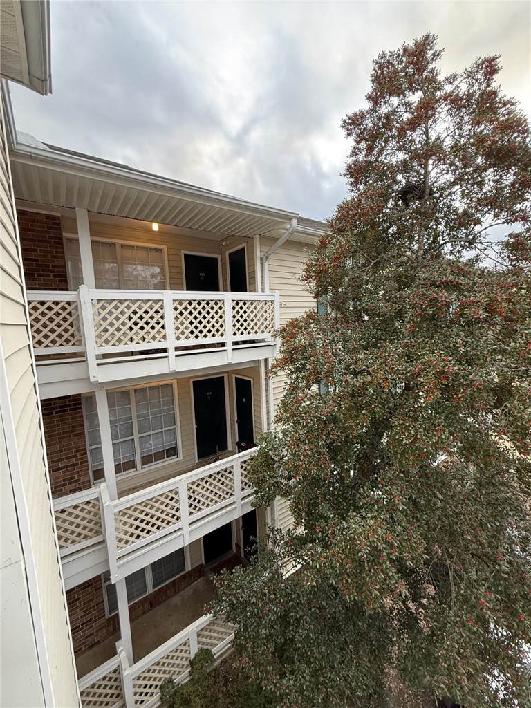 102 Calhoun Street - Photo 1