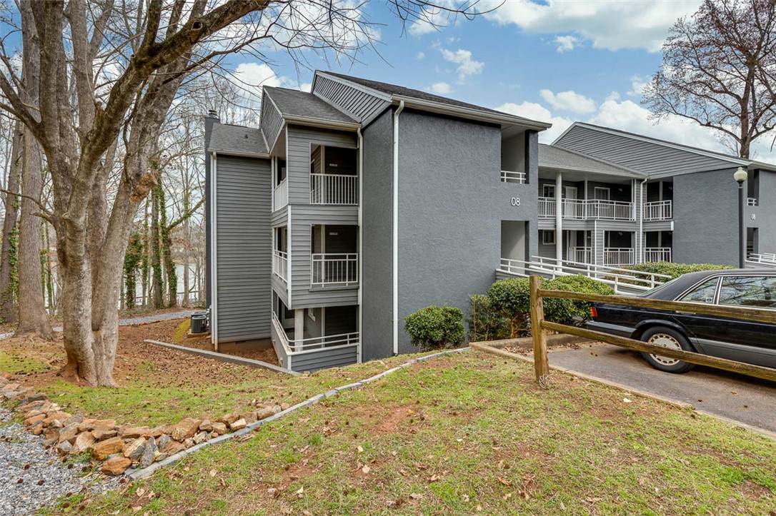 805 Northlake Drive - Photo 1
