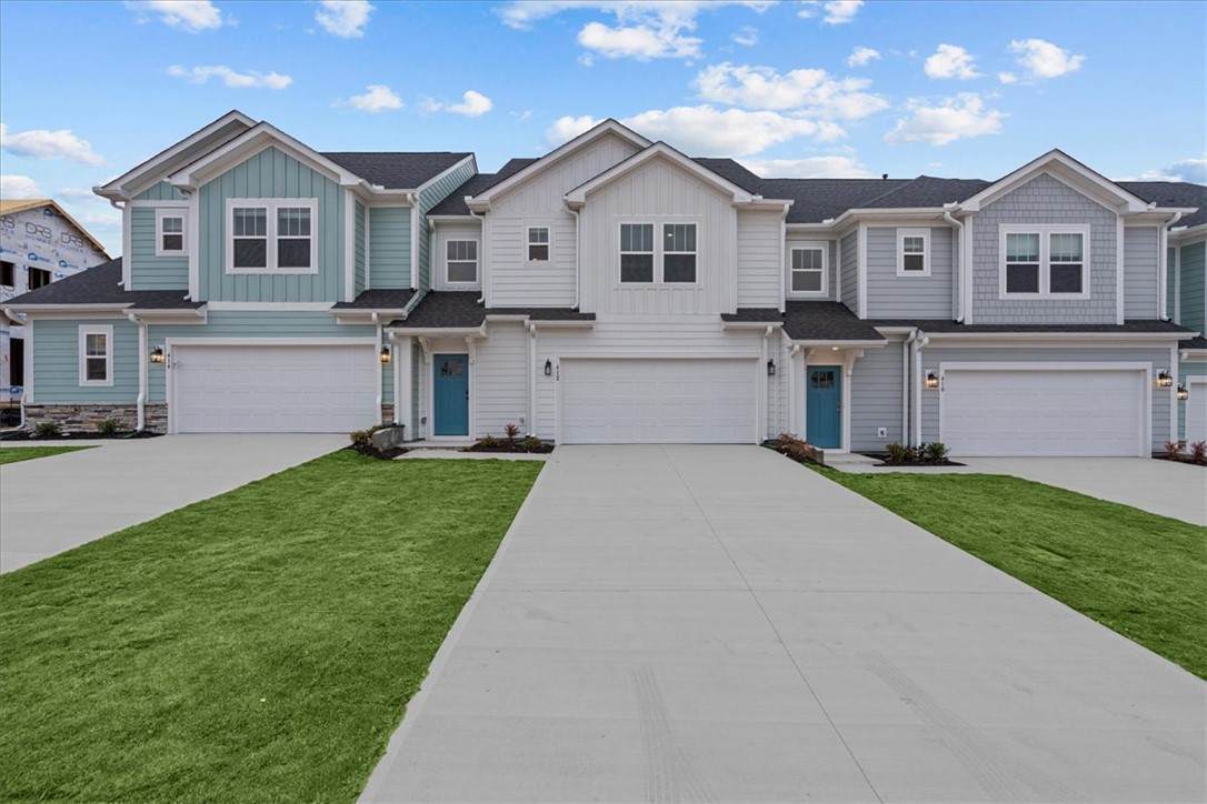 412 Crestcreek Drive - Photo 1