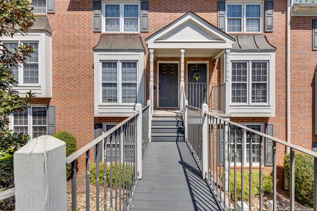 120 Daniel Drive - Photo 1