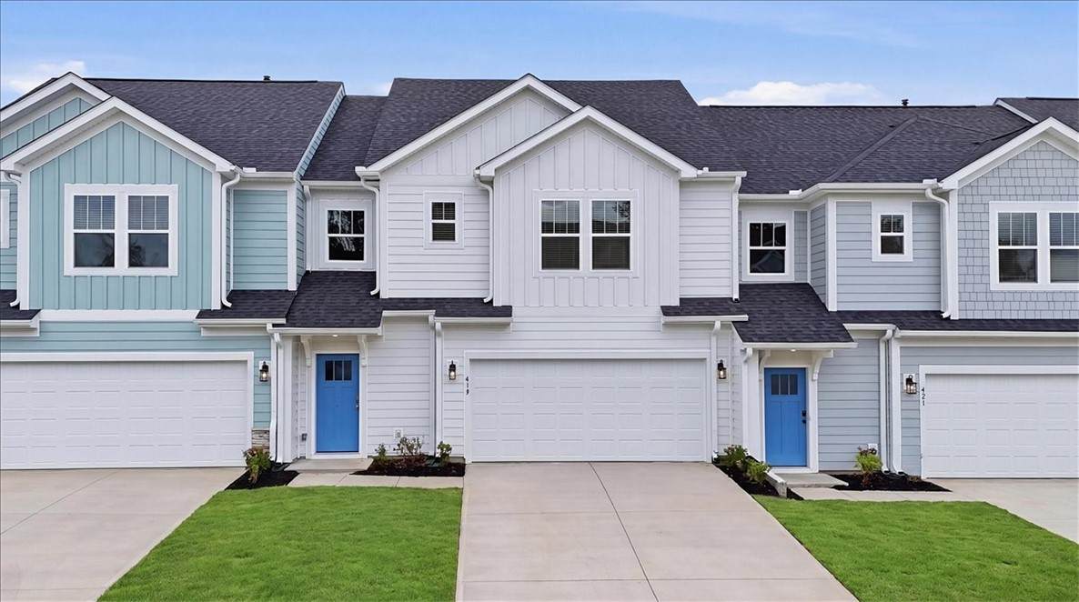 419 Crestcreek Drive - Photo 1