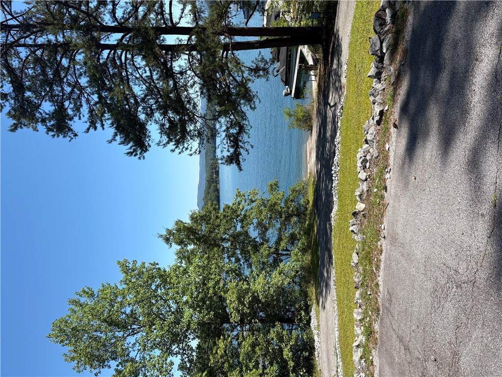 225 Bay View Drive - Photo 1