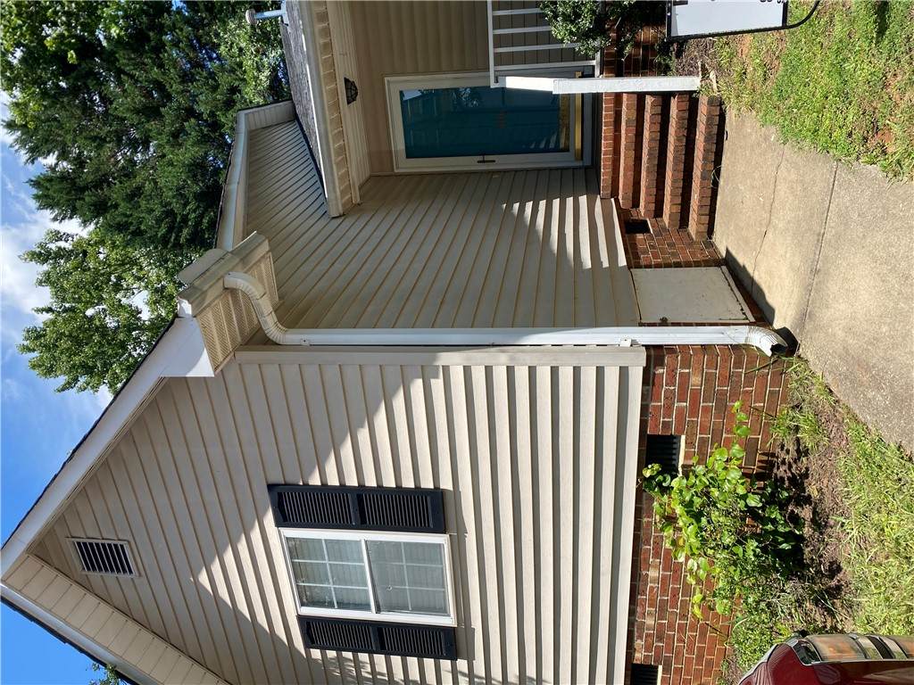 406 North Pointe Creek - Photo 1
