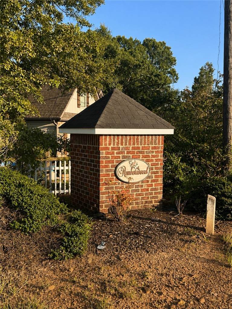 142 and 144 Amberwood Drive - Photo 1