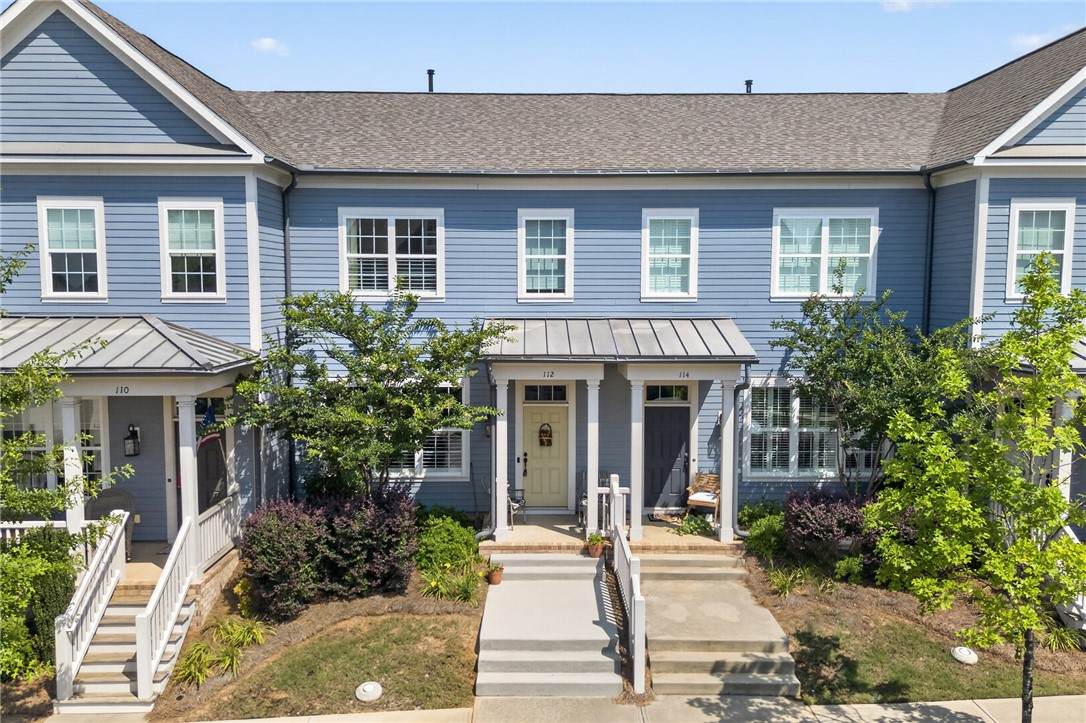 112 Tuttle Street - Photo 1