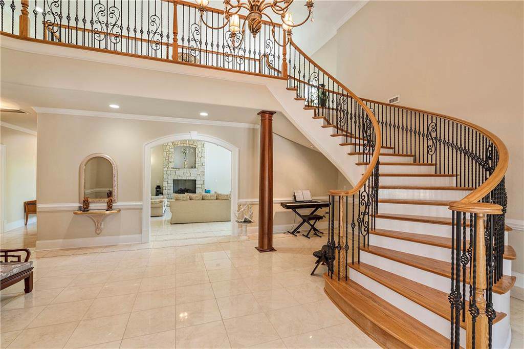 112 Reserve Drive - Photo 1