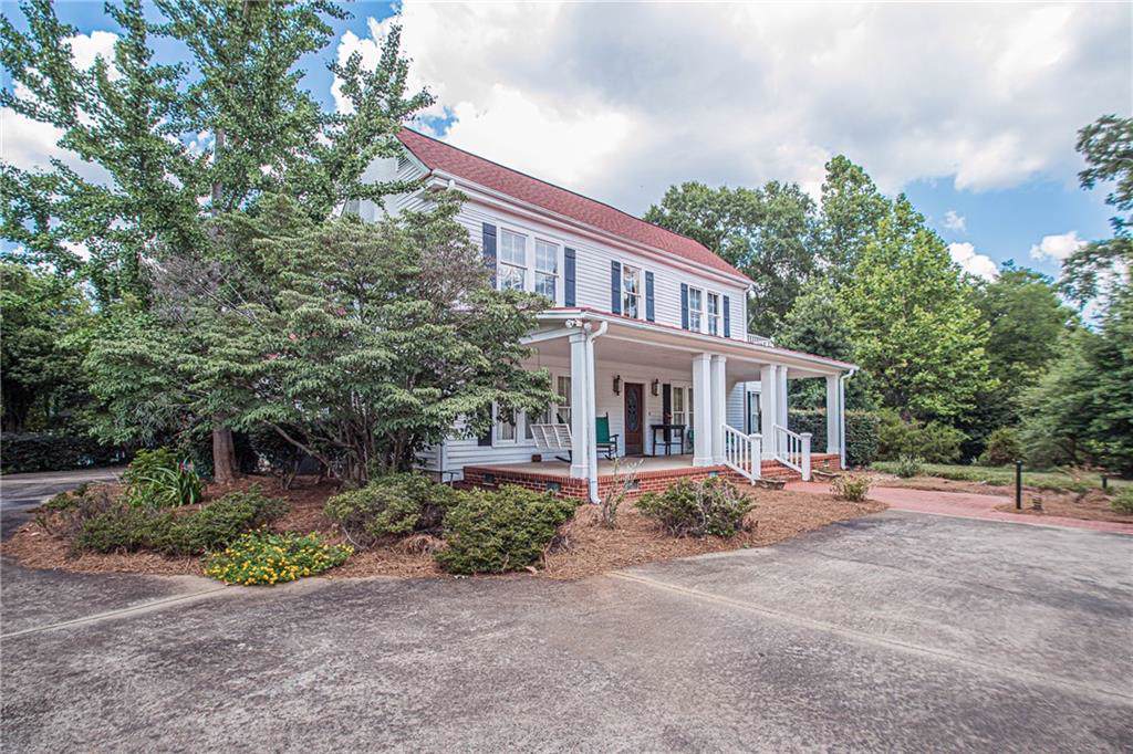 110 Carter Hall Drive - Photo 1