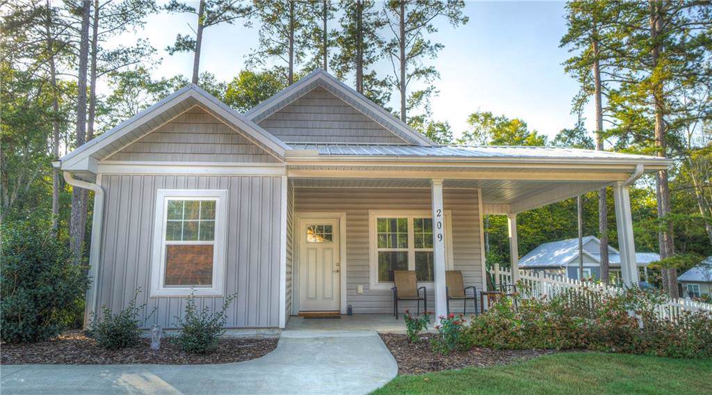209 Woodland Drive - Photo 1
