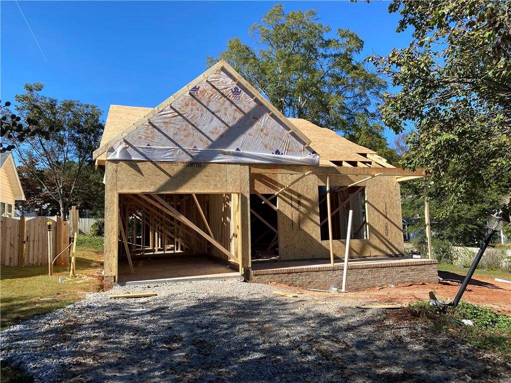 215 Plantation Drive - Photo 1