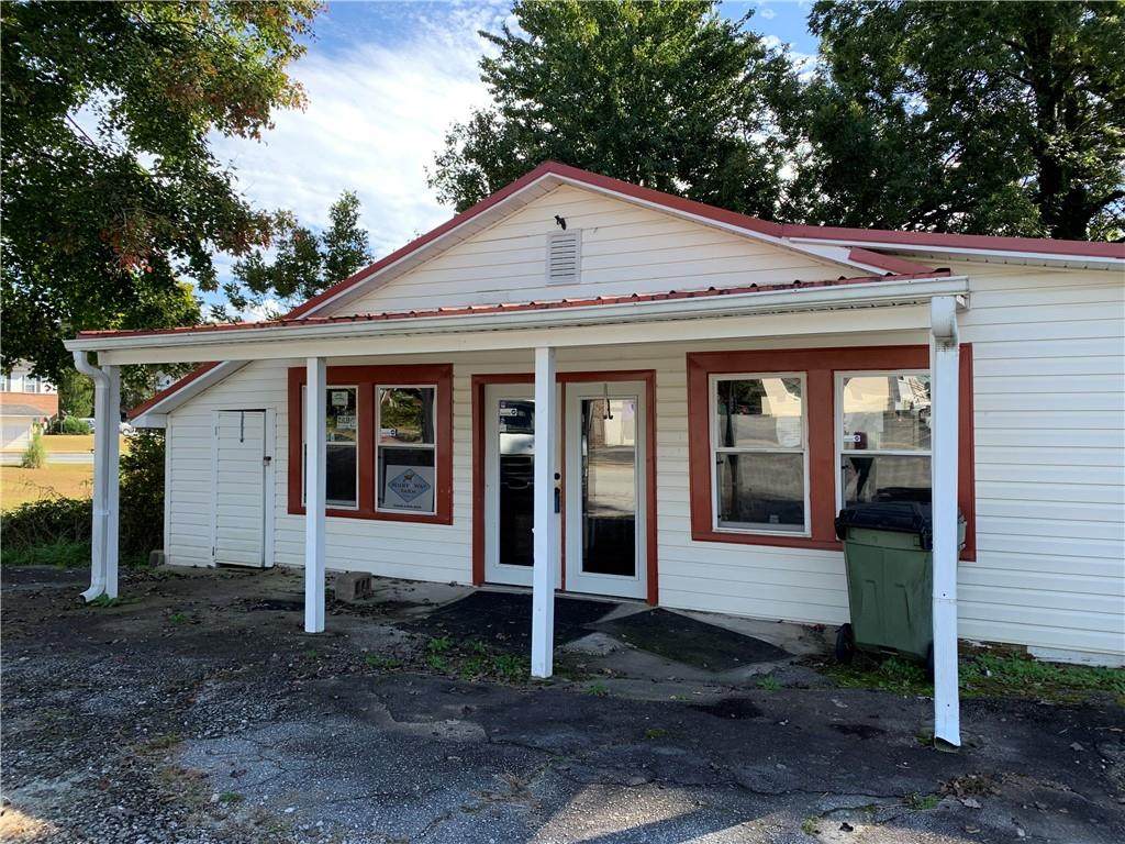 912 Main Street - Photo 1