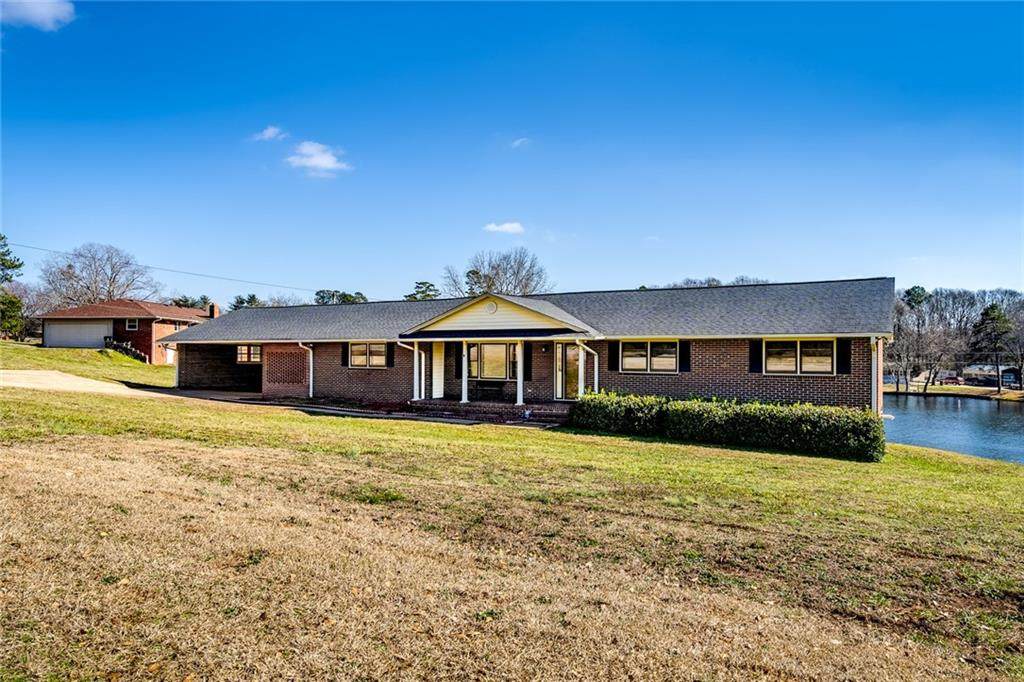 701 Parkwood Drive - Photo 1