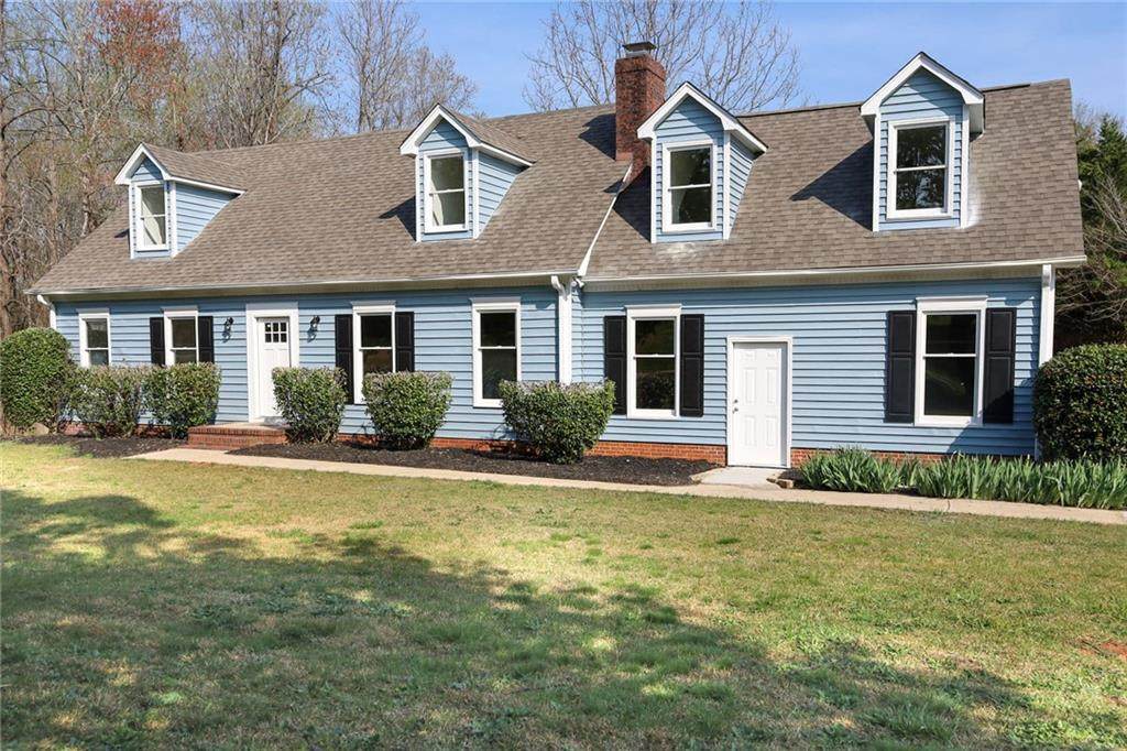 104 Georgewood Drive - Photo 1