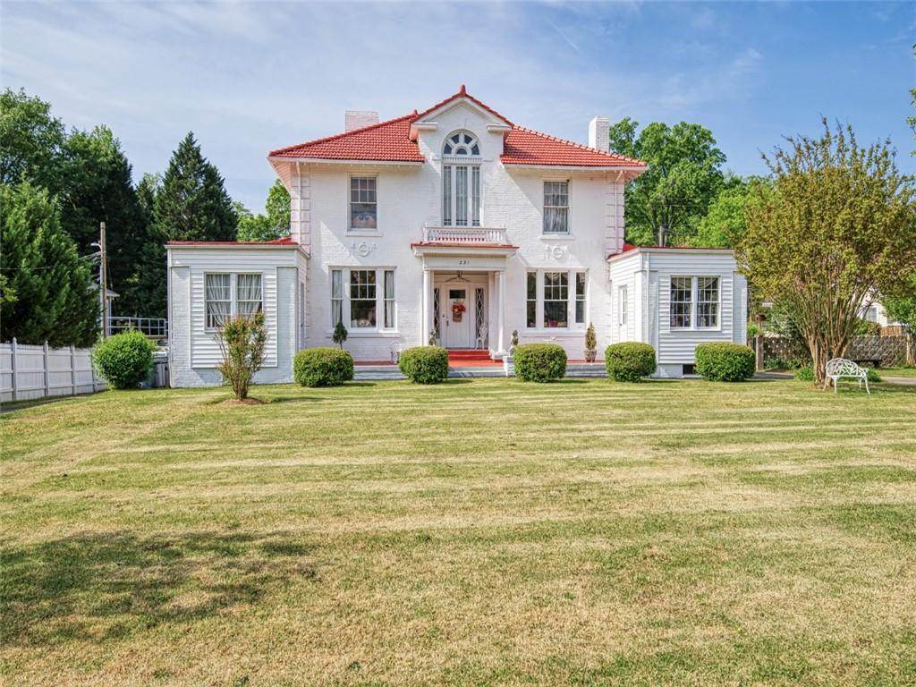 231 Boulevard - Photo 1