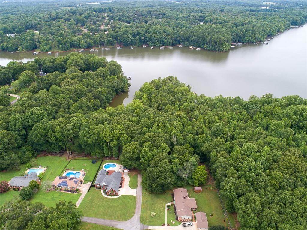 302 Driftwood Drive - Photo 1