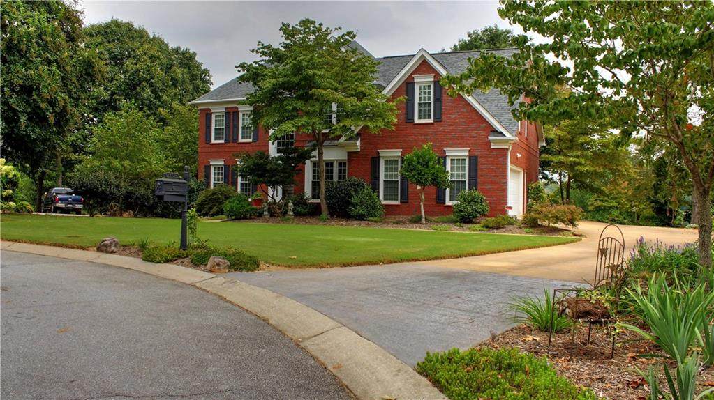 112 Parkside Drive - Photo 1
