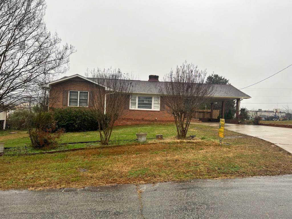 705 Evelyn Drive - Photo 1