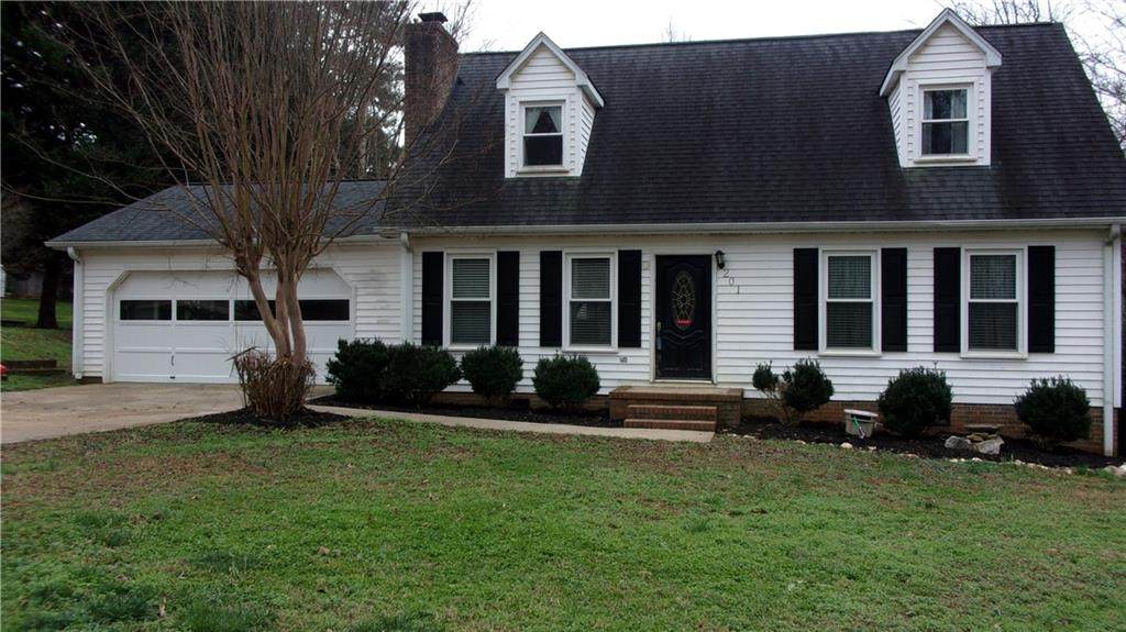 201 Heatherwood Drive - Photo 1