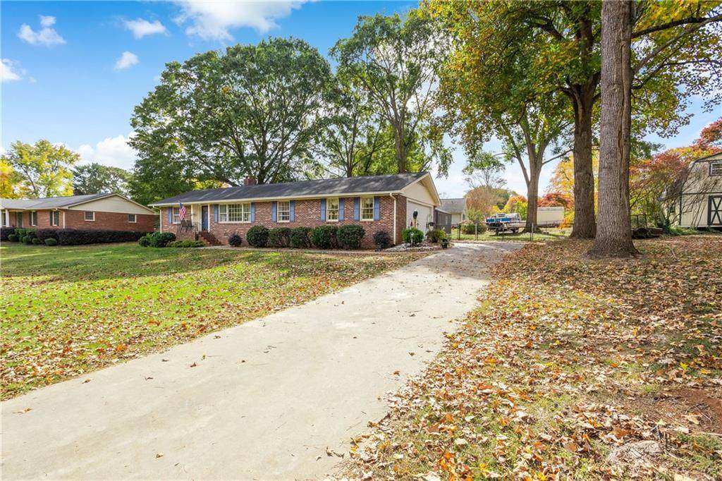 407 Arcadia Drive - Photo 1