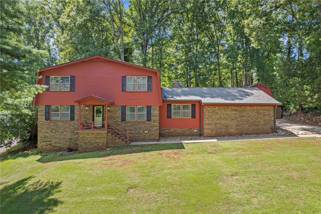 203 Timberlake Road - Photo 1