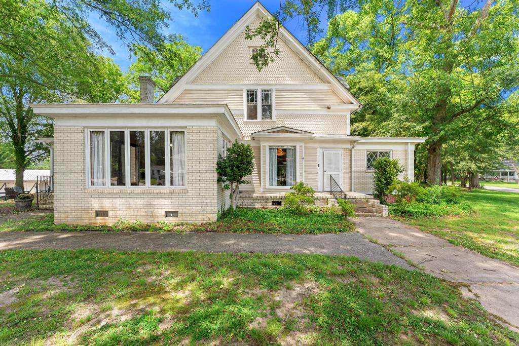 209 Westminster Highway - Photo 1