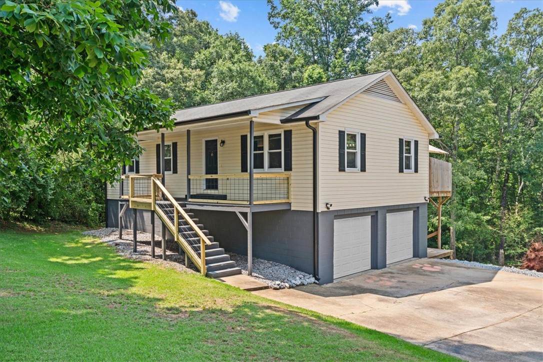 205 Partridge Court - Photo 1