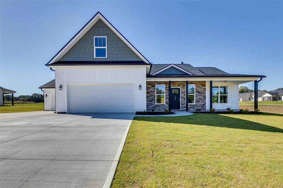 104 Old Glory Court - Photo 1