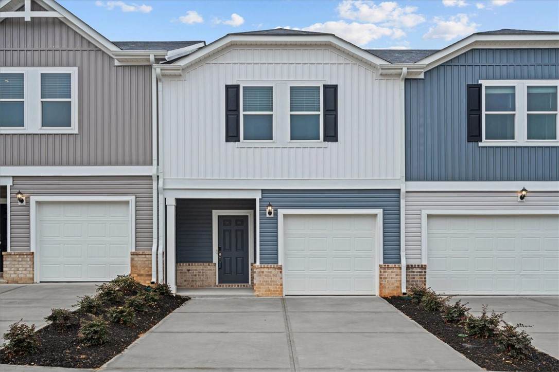 107 Pleasure Lane - Photo 1