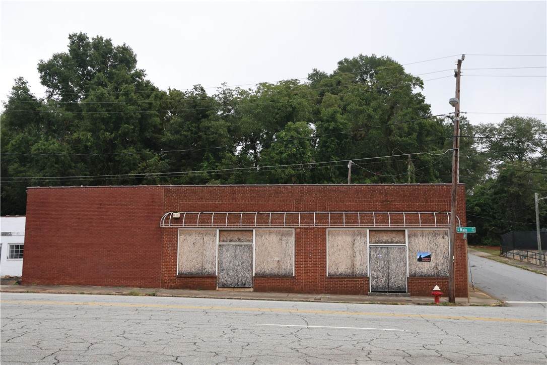 711 Main Street - Photo 1