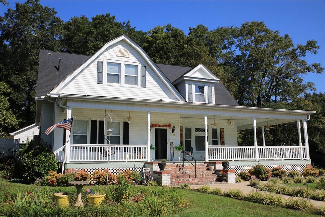 711 Ne Main Street - Photo 1